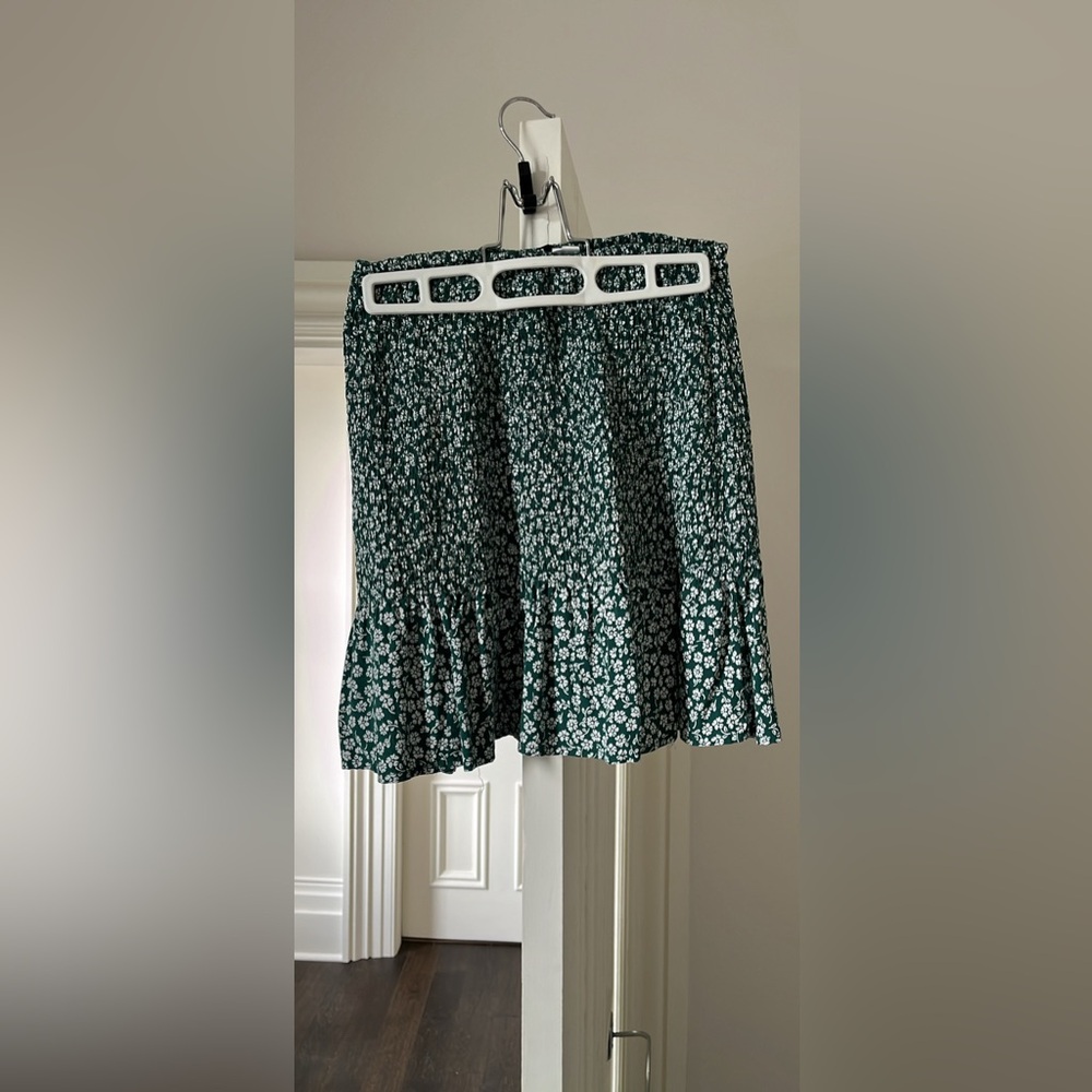 H&M Dark Green Floral Mini Skirt